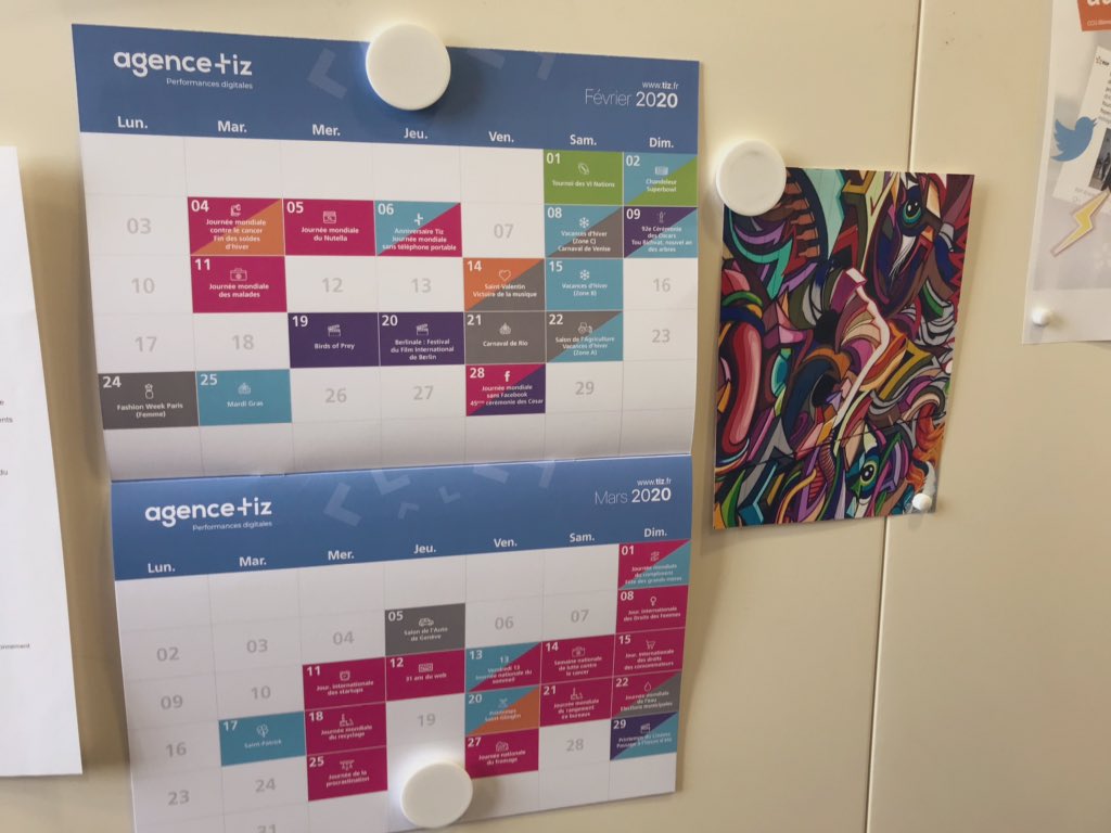C’est bon, mon #calendrier est installé juste derrière moi🤩 Merci #Tiz 😉#AgenceDeCom #SocialMedia