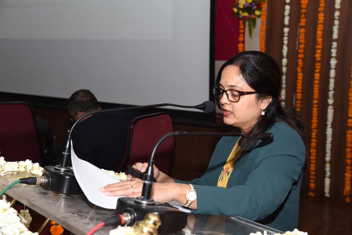 psscive_bhopal's tweet photo. #TechincalSession1 TVET need to build skills for work and life skills, #Speaker Dr. Swati Mujumdar, Director, Symbiosis Centre for Distance Learning Symbiosis University of Applied Sciences, Indore. @HRDMinistry @DrRPNishank
@SanjayDhotreMP @ncert @hk_senapaty @khambayat https://t.co/u1fI653oqi