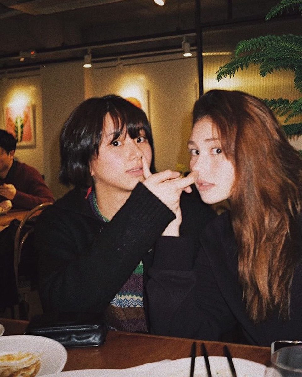 skzspace's tweet photo. anyway my gfs posted 😗😗 https://t.co/SEL492cNzr
