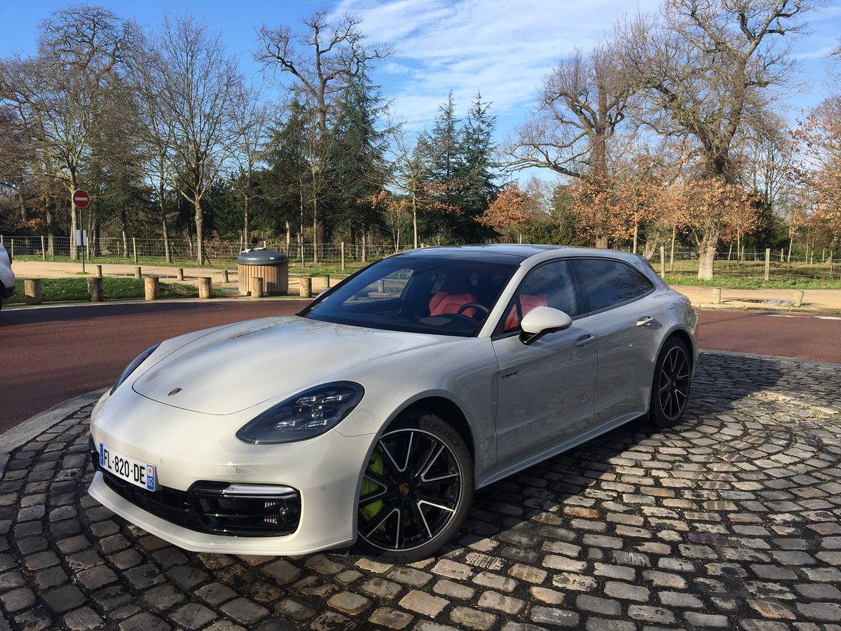 Le joujou du jour
 #Porsche #Panamera #TurboS #EHybrid #Sportturismo