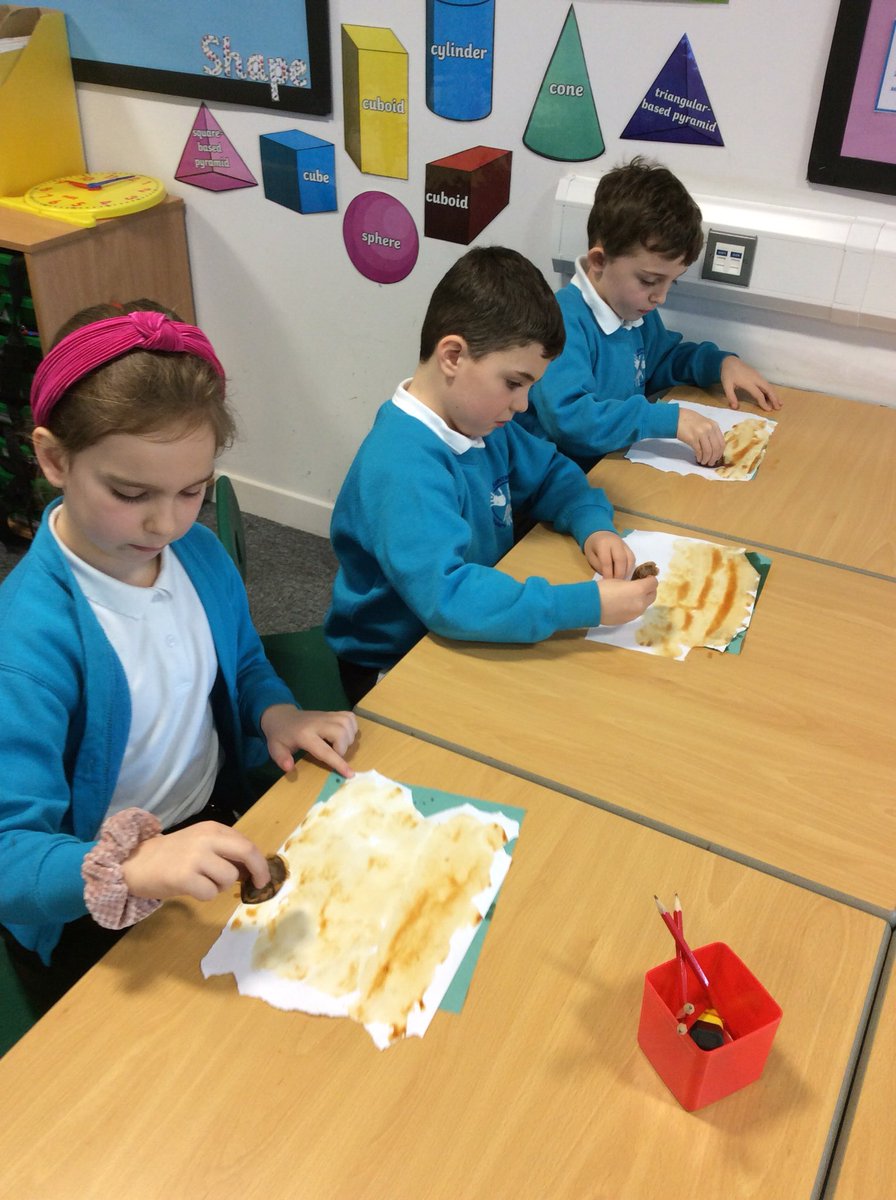 JupiterCFS's tweet photo. Preparing our pirate poem paper ⛵️ https://t.co/fusaUykpMU