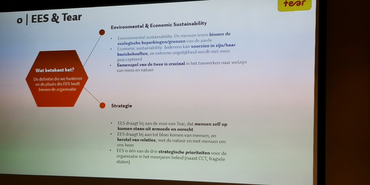 Te gek en goed! Ochtend met de collega's van @TearNetherlands nadenken over één van de belangrijkste pijlers onder ons werk: Environmental &amp; Economic Sustainability #EES #inspiratie #visie