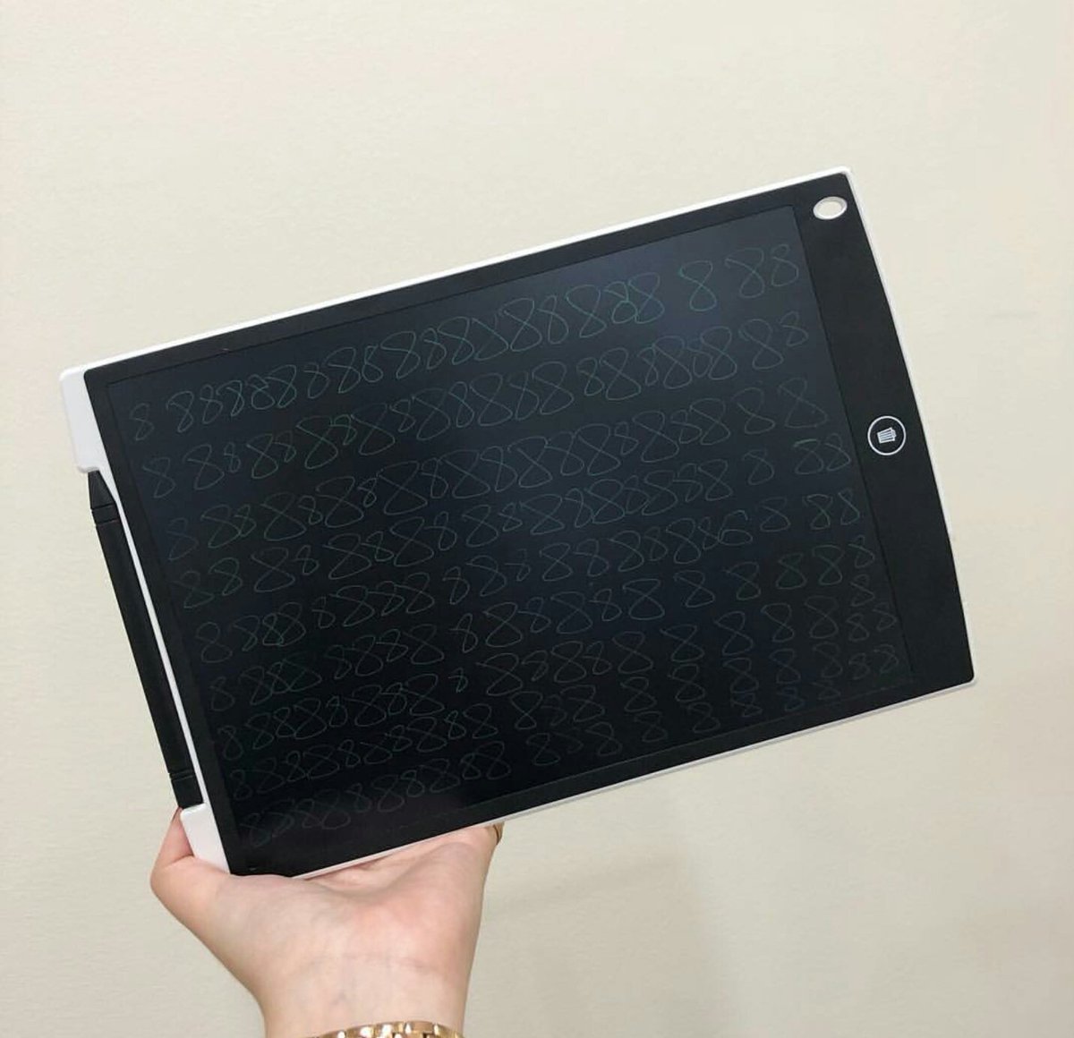 e_Writer_Ghana's tweet photo. Comes in blue, white, green, black, and white #lcdwritingtablet #lcdtablet #environmentallyfriendly #saveatree #kidstoy #bestquality #reasonableprice #grabsoon #laststock #lowrates #students Call or Whataspp us on 0243134361 / DM to place your order #RT #broomchallenge https://t.co/IHvZCXqWuF