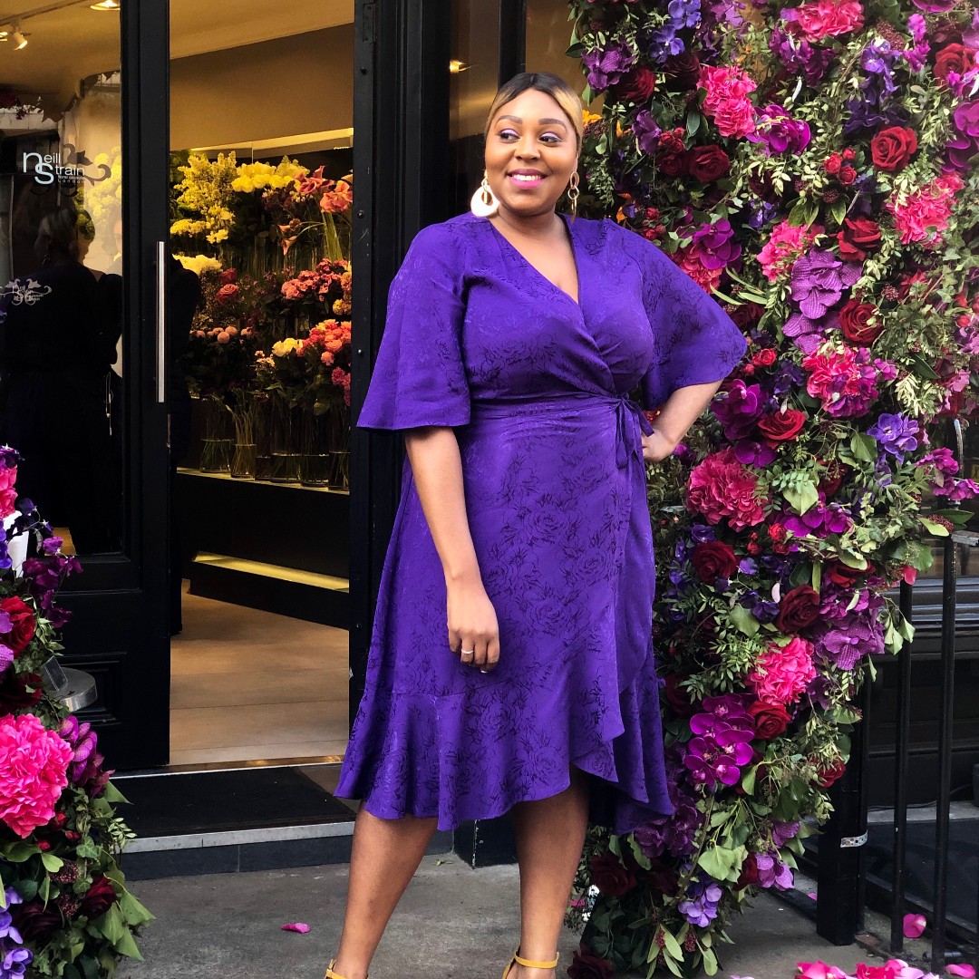 Whatever you’re celebrating this Valentine’s, do it in an amazing dress. Model Jayde wears our Olive Wrap Jacquard Dress > bit.ly/39s1rPI 

#Valentines #Galentines #ootd #Dress #Purple #Florals #PlusSize #PlusSizeModel #Fashion #Influencer