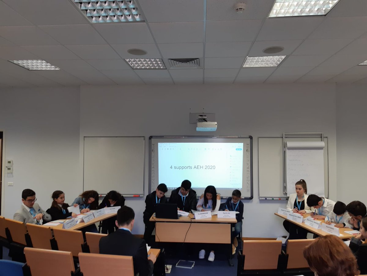 lycee_ni's tweet image. [Live] #Aeh2020 #Liban
3 élèves du #LFLNI en demi-finale ! Les débats continuent !
#LycéeNahrIbrahim @aefeinfo @mlfmonde