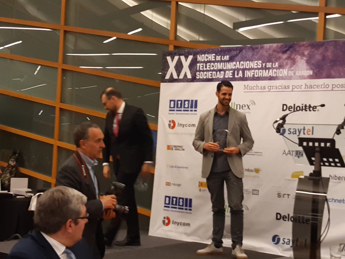 CEEIARAGON's tweet image. Enhorabuena @nekiglobal, #empresa joven con mucho #futuro que comenzó su andadura en @CEEIARAGON, por su reciente galardon "premio empresa Junior" que recoge su CEO @rf910 #NT2020Aragon @COIT_AEIT