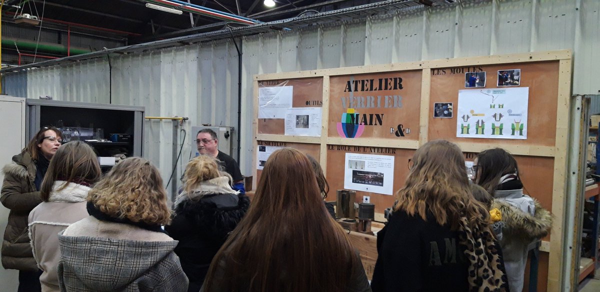 VerrElles's tweet photo. Accueil des 29 filleules @CapitalFilles pour une visite de @Arc_intl . Au programme, découverte des métiers, du process et du produit. https://t.co/acz972HAmW