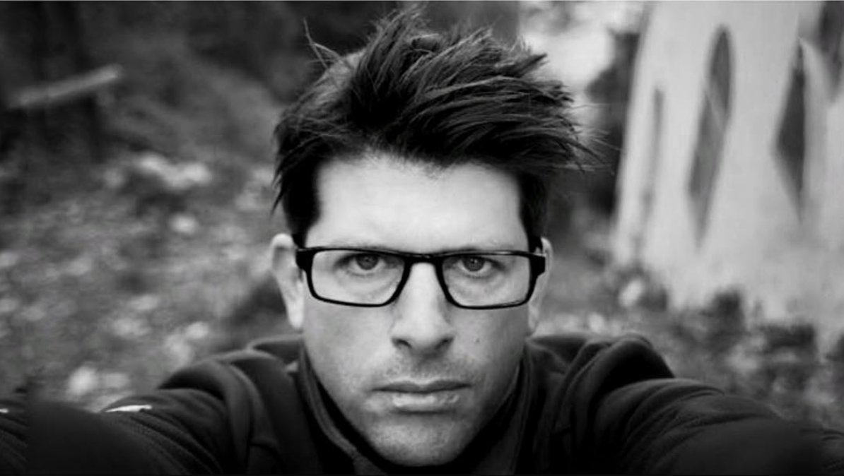 .<a href="/DURABLEGOODSTV/">DURABLE GOODS</a> signs director #SamCiaramitaro

shots.net/news/view/dura…