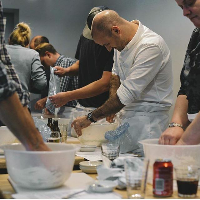 DUE TO A LATE CANCELLATION, WE HAVE 3 SPACES AVAILABLE ON OUR EVER POPULAR PIZZA MAKING COURSE THIS EVENING AT 7PM.  0117 973 8941 #pizzacourse #pizzamaking # ift.tt/37eEjD6