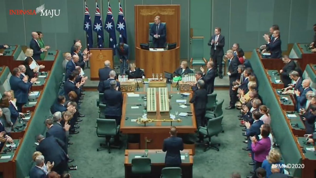 President Jokowi also underlined the importance of passing on the trend of close ties between Indonesia – Australia to its youths. Investing in youth will further strengthen Indonesia – Australia partnership, so that it may bring benefits not only to its people but also the world