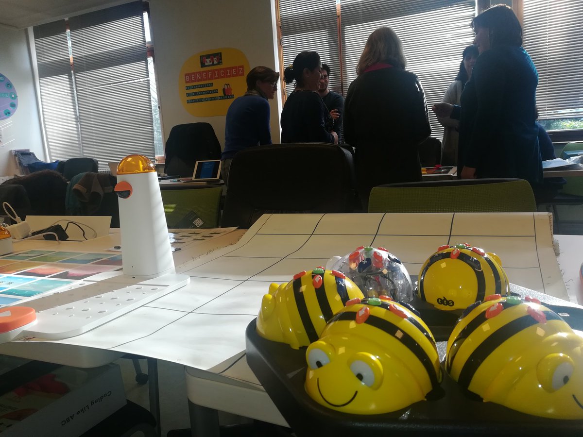 canope_78's tweet photo. Masterclass #codage et #programmation, activités branchées #matatalab #cubetto #beebot bluebot @ThymioII et debranchées #planetecode, ce matin @canope_78 @acversailles @EducationFrance https://t.co/zhxgakblFl