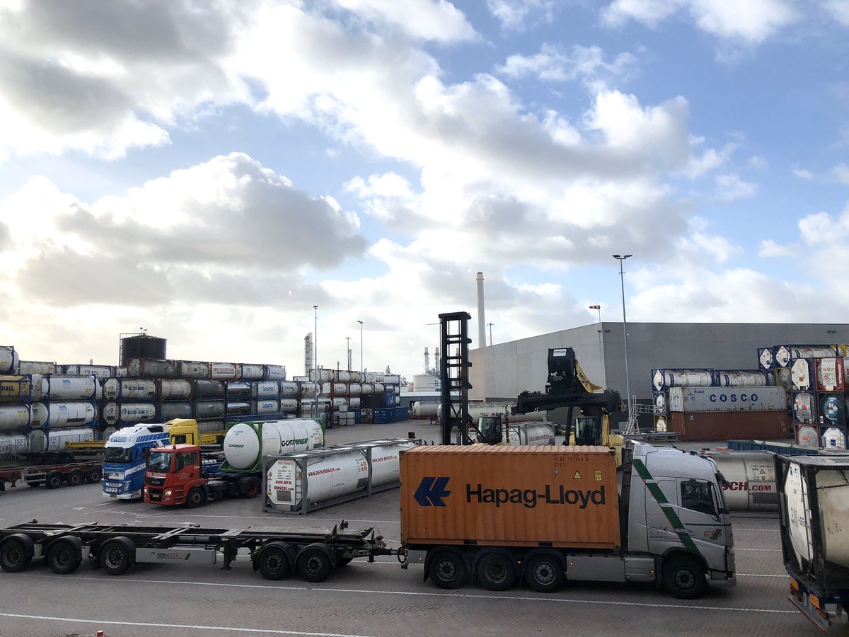 Data2Move's tweet image. Just arrived at Den Hartogh where the Data Driven Last Mile event is about to kick off!