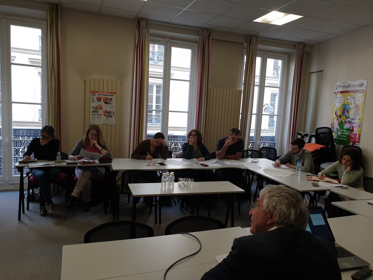 [Vente en ligne] <a href="/GillesBonnefond/">Gilles Bonnefond</a>
#conferencedepresse PJL ASAP. Deux lignes rouges pour l'USPO
❌Pas de Plateforme de vente en ligne de #medicaments
❌Pas de locaux déportés.
✅USPO défend le maillage territorial, le bon usage du #medicament et l accès aux soins de proximité