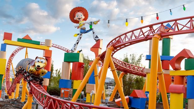 SparklePixieWDW's tweet photo. Golly gee! Happy #ToyStoryLandTuesday everyone!!! Up early to get Skyler and Tyler ready for their school field trips! Only 92 days until our @WaltDisneyWorld vacation https://t.co/kCkKYISyMm