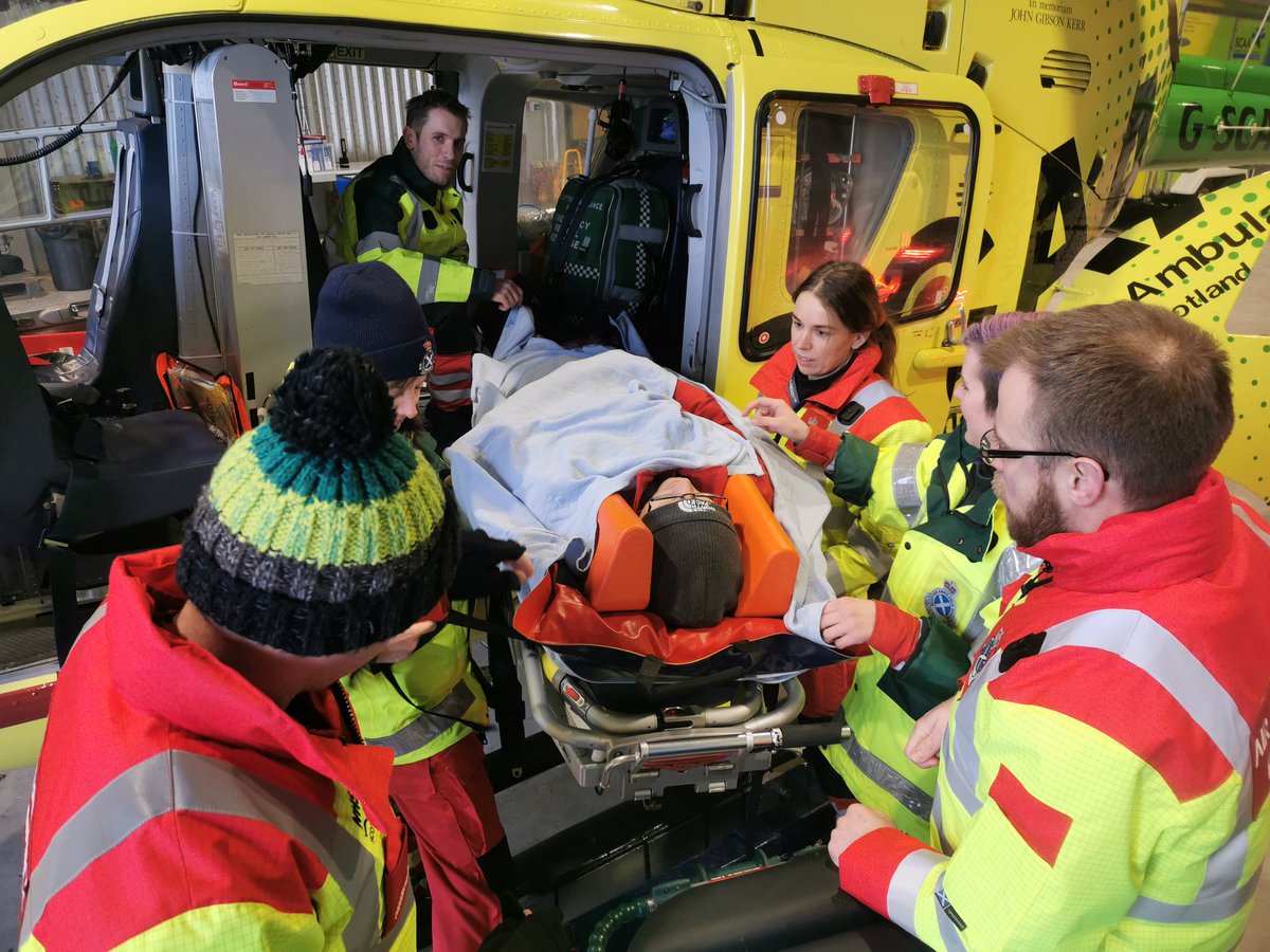 Volteral's tweet photo. Great to see the awesome #Paramedic team of @helimed79 @ScotAirAmb down at the @helimed76 Perth base #aircrew #linetraining #medskills #aeromed #EC135 #linechecks 🚁 https://t.co/Y3i0ZpmfOV
