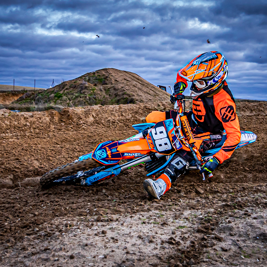 <a href="/pedromorenofmx/">Pedro Moreno®</a> ✌
. 
. 
#freegun #freegunride #motocross #fmx #bike #sport