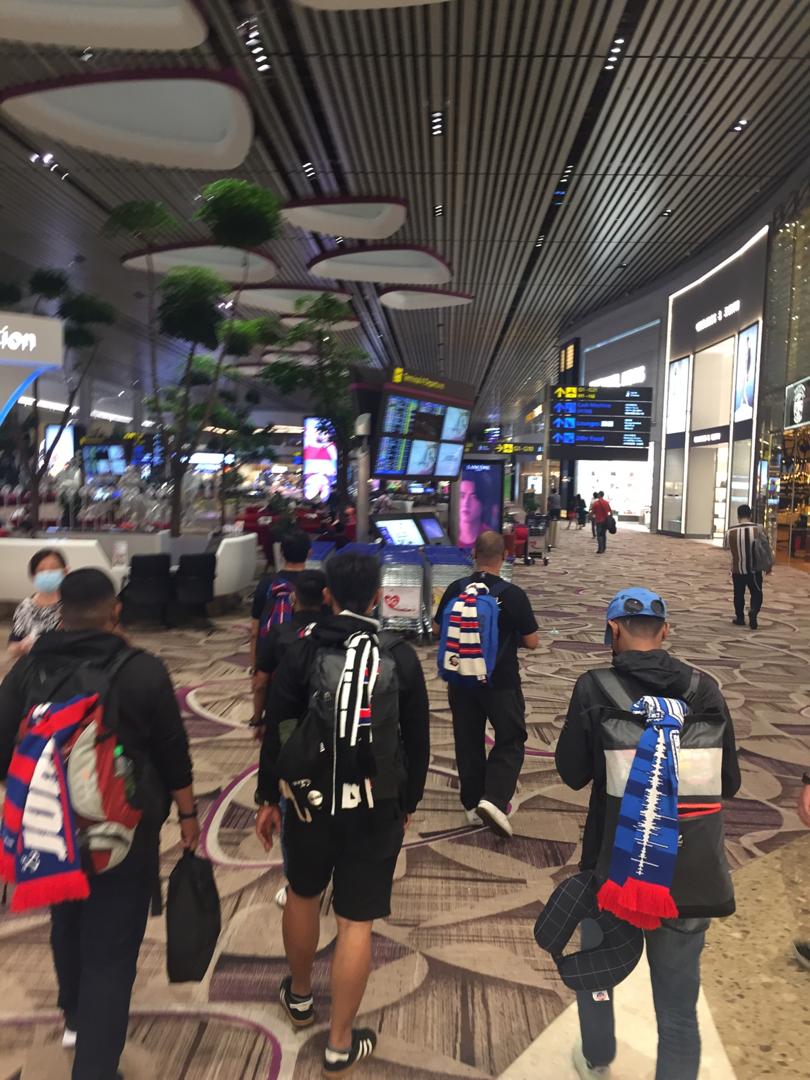 BosJohor2010's tweet photo. Walau media di Malaysia seperti tidak menghiraukan perlawanan pertama group stage ACL 2020, takpe kami hirau kan... Kami gerak dlu yer, untuk negeri kami yang kami pedulikan!!!

#ACL2020
#BOSFAMILIA https://t.co/5sr0rGDlYV
