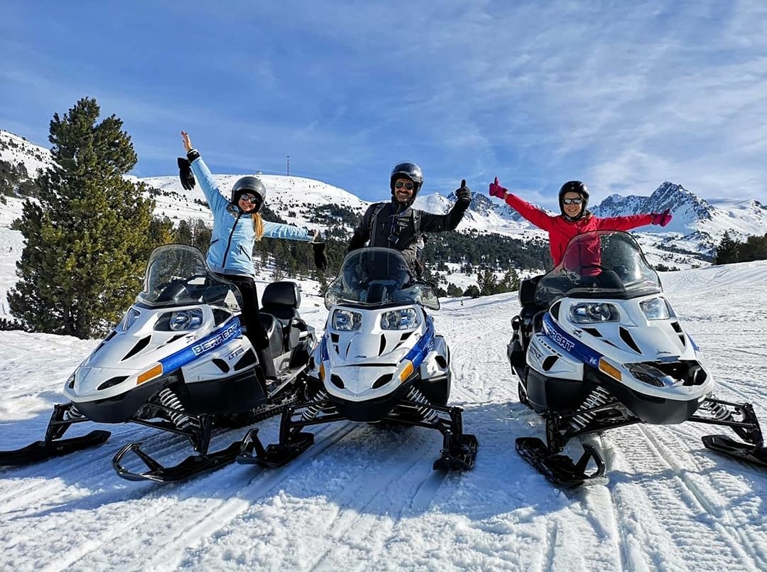 RocRoiAdventure's tweet photo. Qué bien estamos cuando estamos bien!!! Gracias
@bimbieviaggi
❄️💙🙌🏾 #andorraworld #grandvalira #motoneige #motosdenieve #motosdenieve #motoneu #snowvolution #snowlovers #nieve #actividadesaventura #escapadaenfamilia #actividadesconniños https://t.co/Wk9hu4KYPl