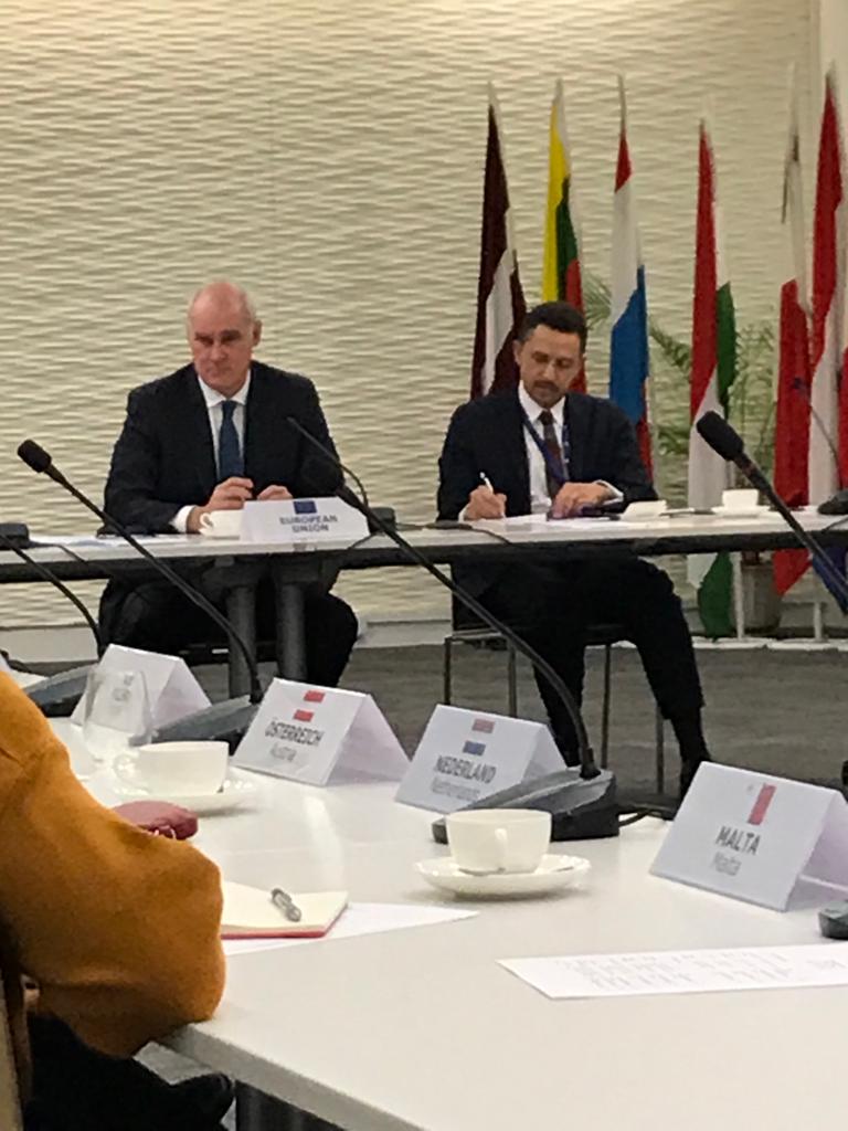 EUdelegationUK's tweet image. EU27 ambassadors&apos; first meeting chaired by @ValedeAlmeidaEU  at EU Delegation in London has started. 
The 🇪🇺 Heads of Missions will meet every two weeks in Europe House 🇬🇧. #eudiplomacy #EUunity