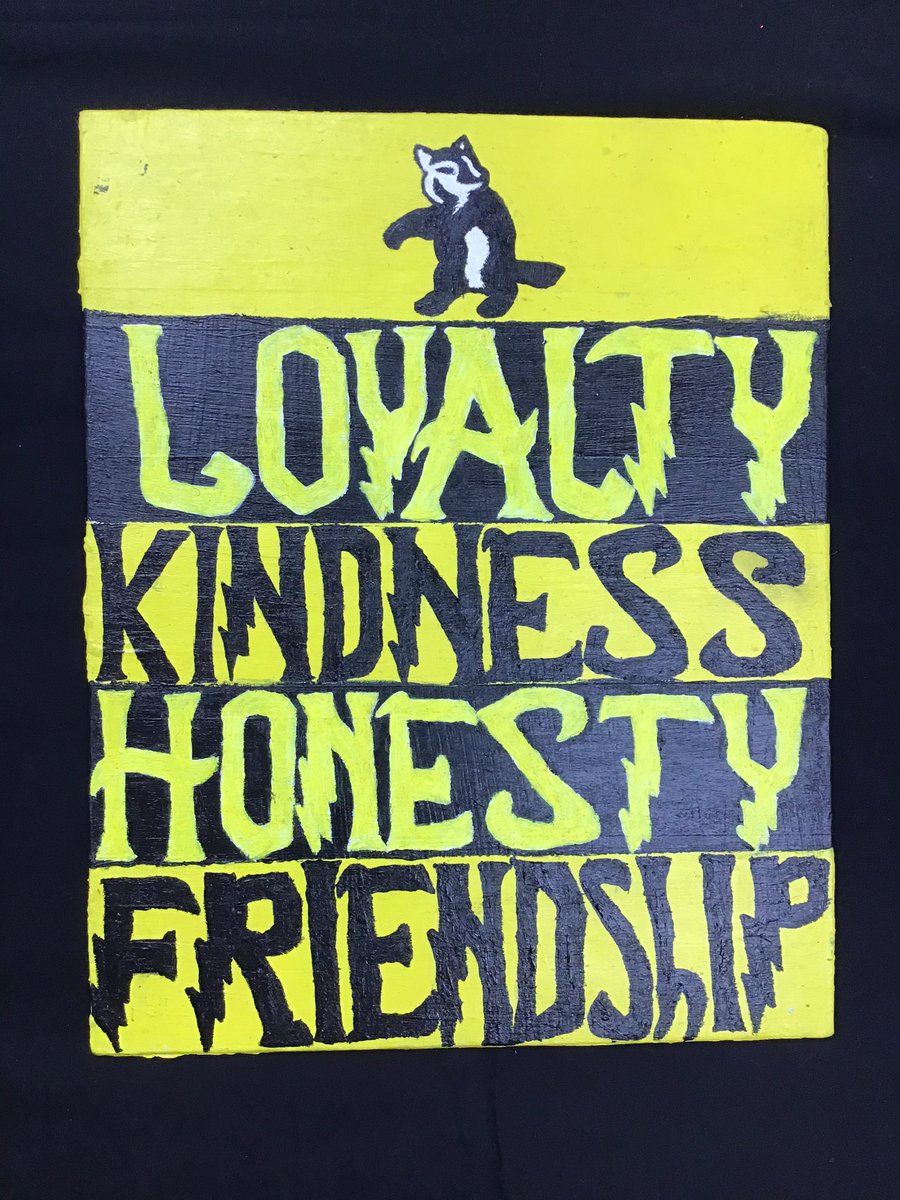 JMSS_Library's tweet photo. Thank Meghan for completing the quartet of paintings as promised ππΌ They will be displayed with pride @JMSS_Library #hogwarts #slytherin #hufflepuff #griffendor #ravenclaw @JMSS_Tweet https://t.co/cpPyHDleVt