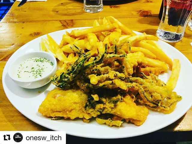 catch22sw's tweet photo. 🌱🍟😋#Repost @onesw_itch ・・・
Vegan fish and chips from @catch22restaurant its becoming easier and easier to get really good fish alternatives, and this didn’t disappoint! Huge portions, not too “fishy” tasting and a vegan sauce to go with it 😋 https://t.co/xZOy3cTQpv https://t.co/OOYomJPmnP
