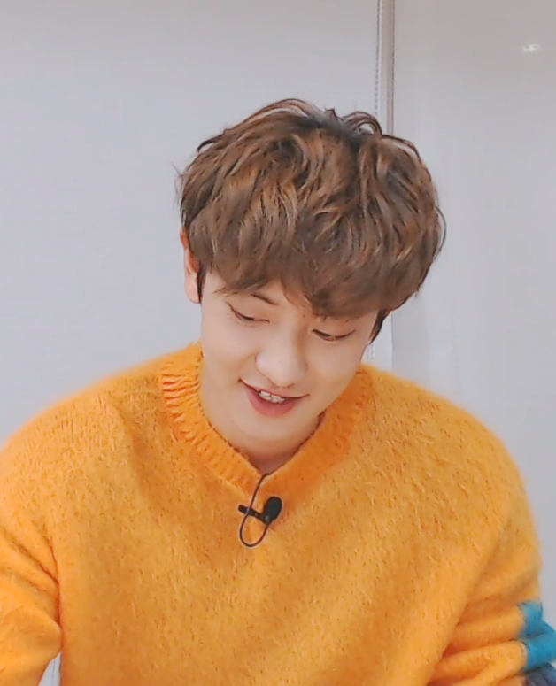 qtpiebyunbaek's tweet photo. 200211 #GamerLOEYTime 

Chanyeol: I'm not gonna end up in the last place! 
PD Crew: (Applause) 
[RESULTS] 
Chanyeol: Ah.. I'm last... 
PD Crew: ㅋㅋㅋㅋㅋㅋ 
Chanyeol: Ouch my pride is hurt...

#GiveChanyeolHisCharacter 
#LittleTangerineGetThat1stPlace 

 https://t.co/6AdEYh5Fvy