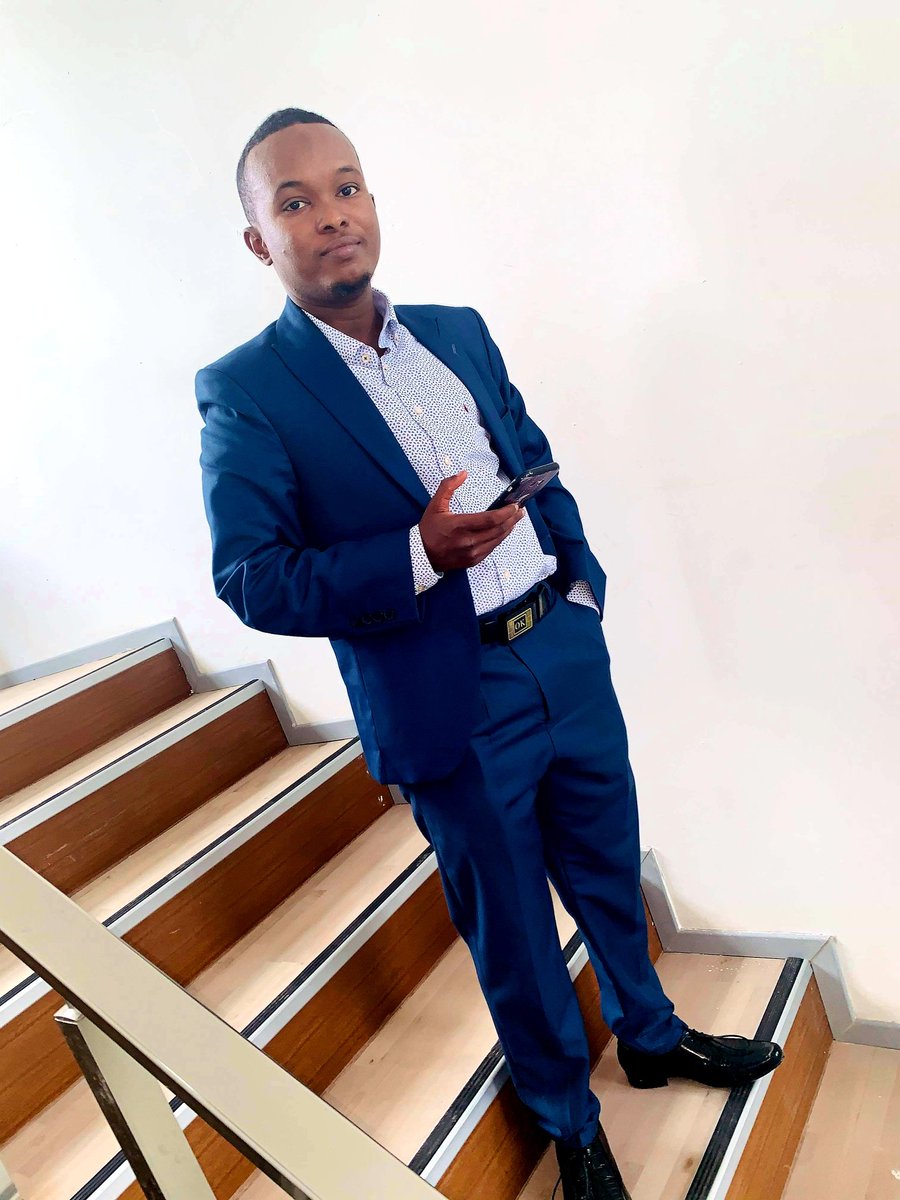 MouhyadineAli's tweet photo. Faire d'#inrernet un lieu sûr pour les générations présente et future c'est notre rôle en tant qu'acteur•trice #Tech . J'ai pu former ce matin des jeunnes formatrice #SaferInternetDay organiser pr la 1er fois a #Djibouti par @FemmeTicDjibout soutenu par @centre_cle @techindjib https://t.co/MnhvvhSABZ