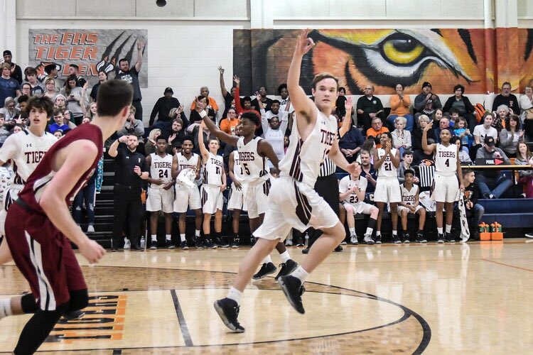 FHS_BBALL's tweet photo. 🚨🐅GAMEDAY🐅🚨

🆚 Eagleville 
🕕 VG 6:00pm, 🕢 VB 7:30pm
📍 Eagleville High School https://t.co/VxeK6mTZdS