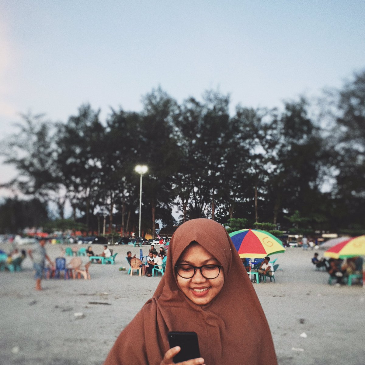 ezilfenty's tweet photo. Sederhana saja, tugas kita untuk Bahagia bukan. https://t.co/rGNLaG0pe1