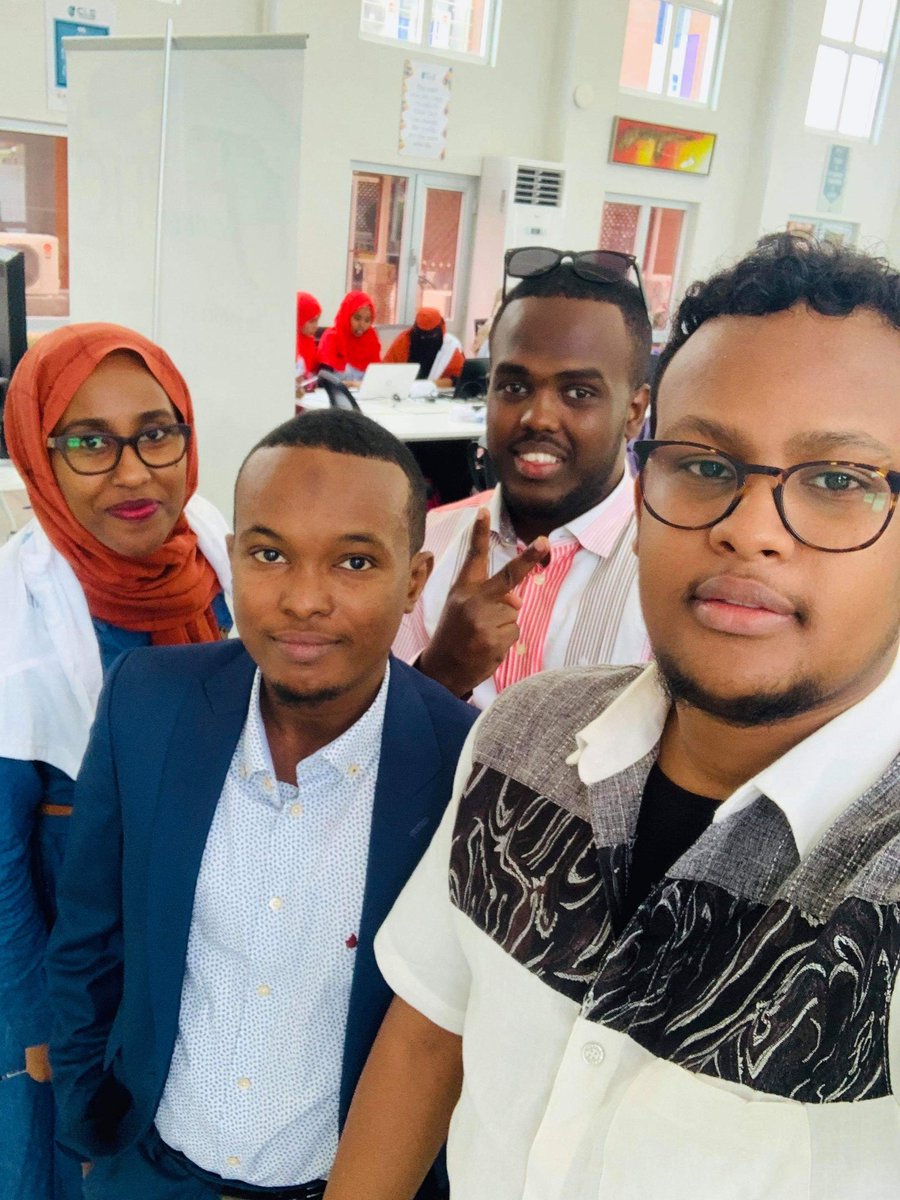 MouhyadineAli's tweet photo. Faire d'#inrernet un lieu sûr pour les générations présente et future c'est notre rôle en tant qu'acteur•trice #Tech . J'ai pu former ce matin des jeunnes formatrice #SaferInternetDay organiser pr la 1er fois a #Djibouti par @FemmeTicDjibout soutenu par @centre_cle @techindjib https://t.co/MnhvvhSABZ