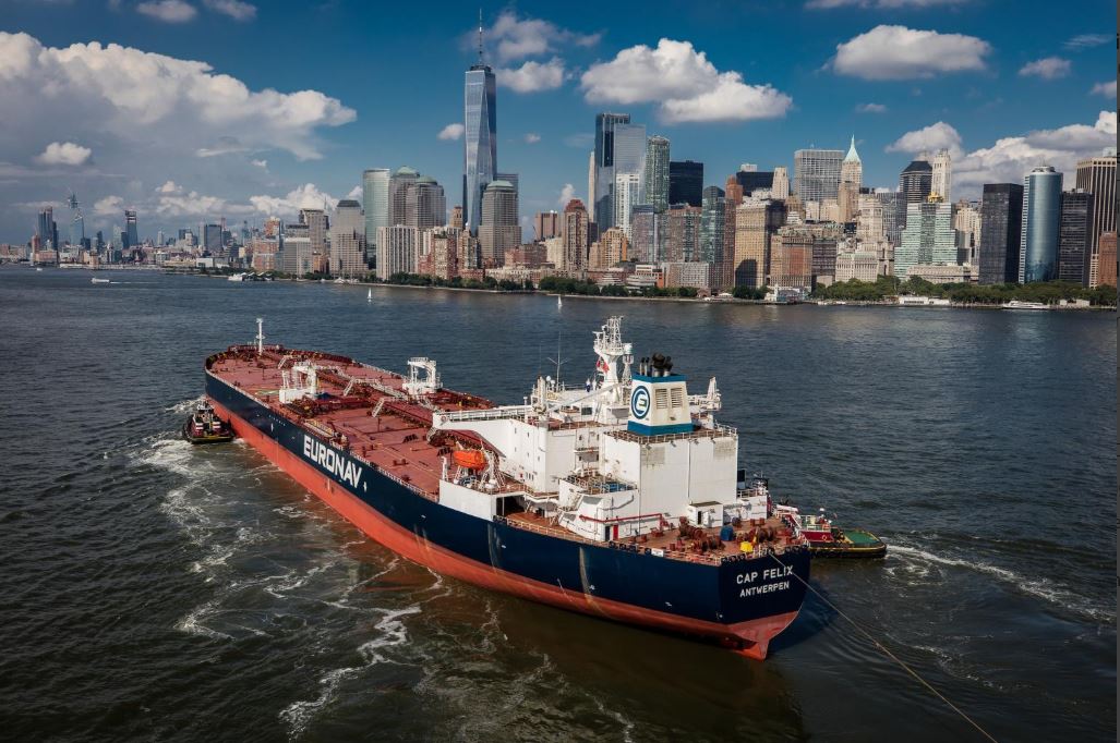 SatcomGlobal's tweet photo. An amazing snap of our customer's impressive Suezmax tanker sailing into Manhattan with our #SGAura #VSAT on board. #shipsinpics #crewcomms #crewwelfare #satcoms @Intellian https://t.co/04WAdJL8VK