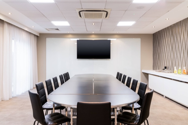 VisitTheQuays's tweet image. If you’re looking for somewhere to host a meeting or event to impress a client, the @achotelmanc is sure to impress. Four striking events rooms are available to book; 

 bit.ly/391qhG8 

#VisitTheQuays
