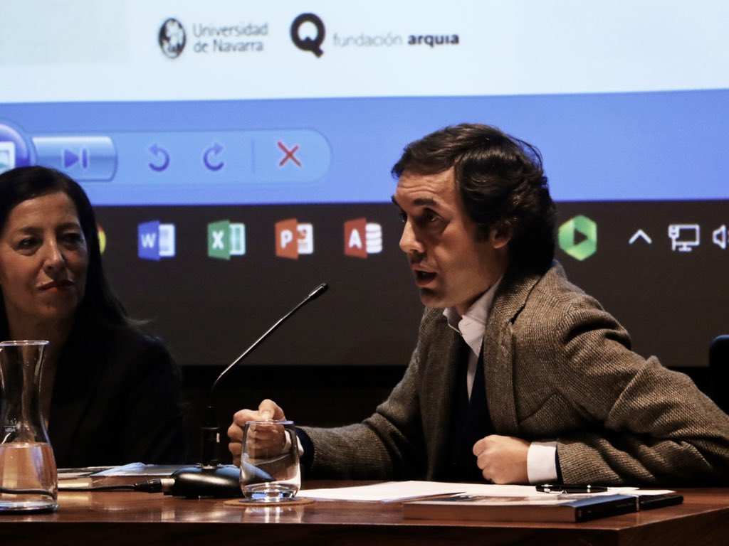 Presentación de #arquiatesis «Estrategias y efectos de escala», de Luis Suárez Mansilla, con Luis Martínez Santa-María, <a href="/AlonsodelVal/">M. A. Alonso del Val</a> y <a href="/50LCA/">Sol Candela</a> en <a href="/etsaunav/">Escuela de Arquitectura</a> <a href="/FundacionArquia/">Fundación Arquia</a>