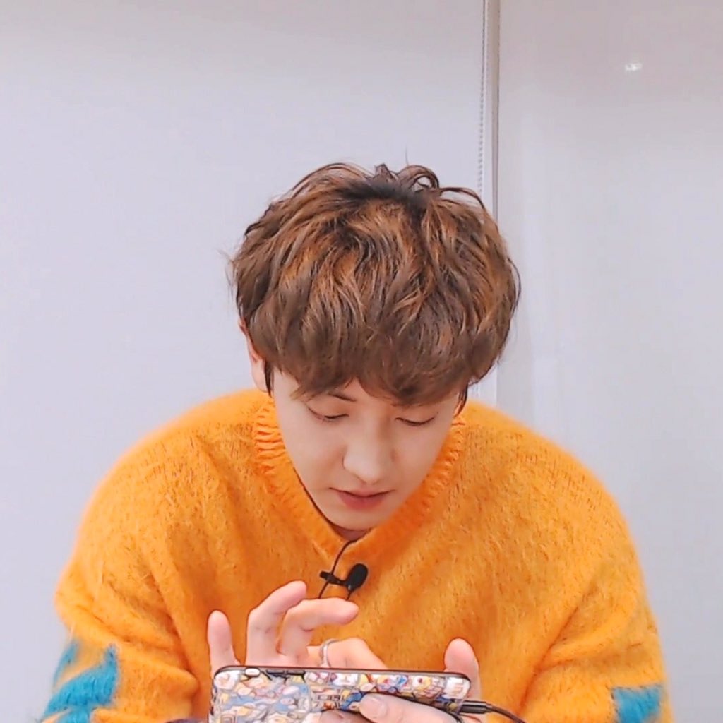 qtpiebyunbaek's tweet photo. 200211 #GamerLOEYTime 

Chanyeol: Oh what's going on, it's lagging it's lagging!!! I'm screwed I'm screwed, what's with the Wifi!!! What's with SM's Wifi!!! 

(Apparently the Wifi worked better after Chanyeol yelled ㅋㅋㅋㅋㅋ)

#CHANYEOL @weareoneEXO 

https://t.co/VMcFeQZIIQ