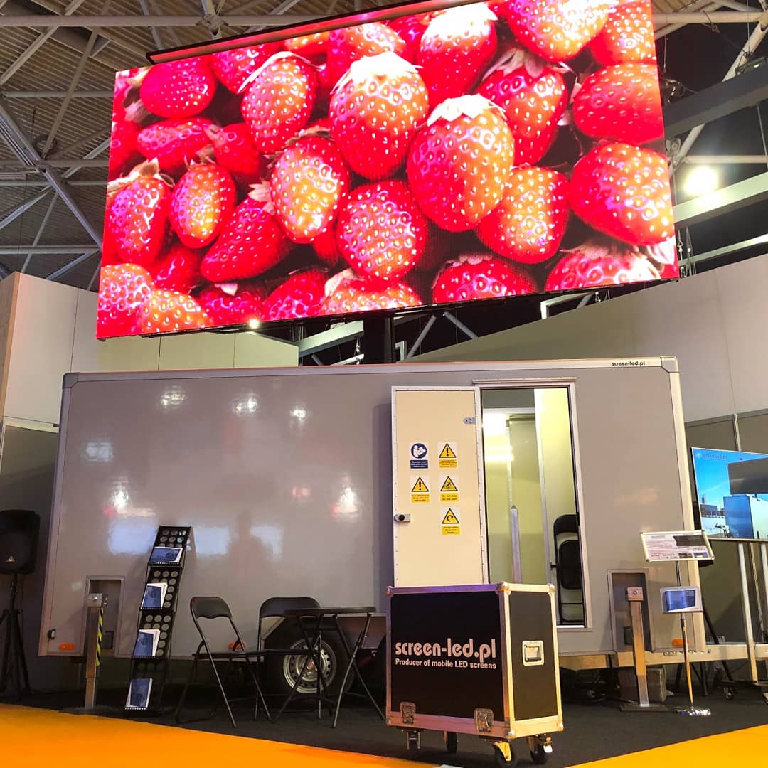 screenled1's tweet image. #ISE2020 is finally here❗️ 
Make sure to stop by our booths 8-K240 and 12-N30. 🧐
We have brand new screen trailers ready to be collected straight from the fairground🤝🚛
#iseamsterdam #mobileledscreen #manufactory #veranstaltung #veranstaltungstechnik #ledscreen #LED