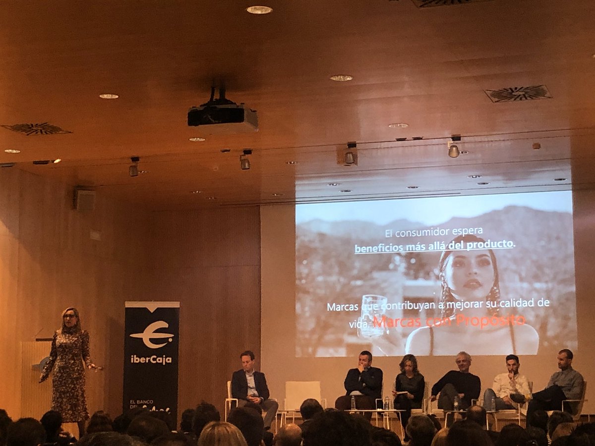 mariasasot's tweet photo. Marcas con propósito y personas con propósito. @AnaRobledo_Zgz @pikolin Hoy en el  #DIGITALBUSINESSSUMMIT @esiczaragoza https://t.co/SPWelliiKS