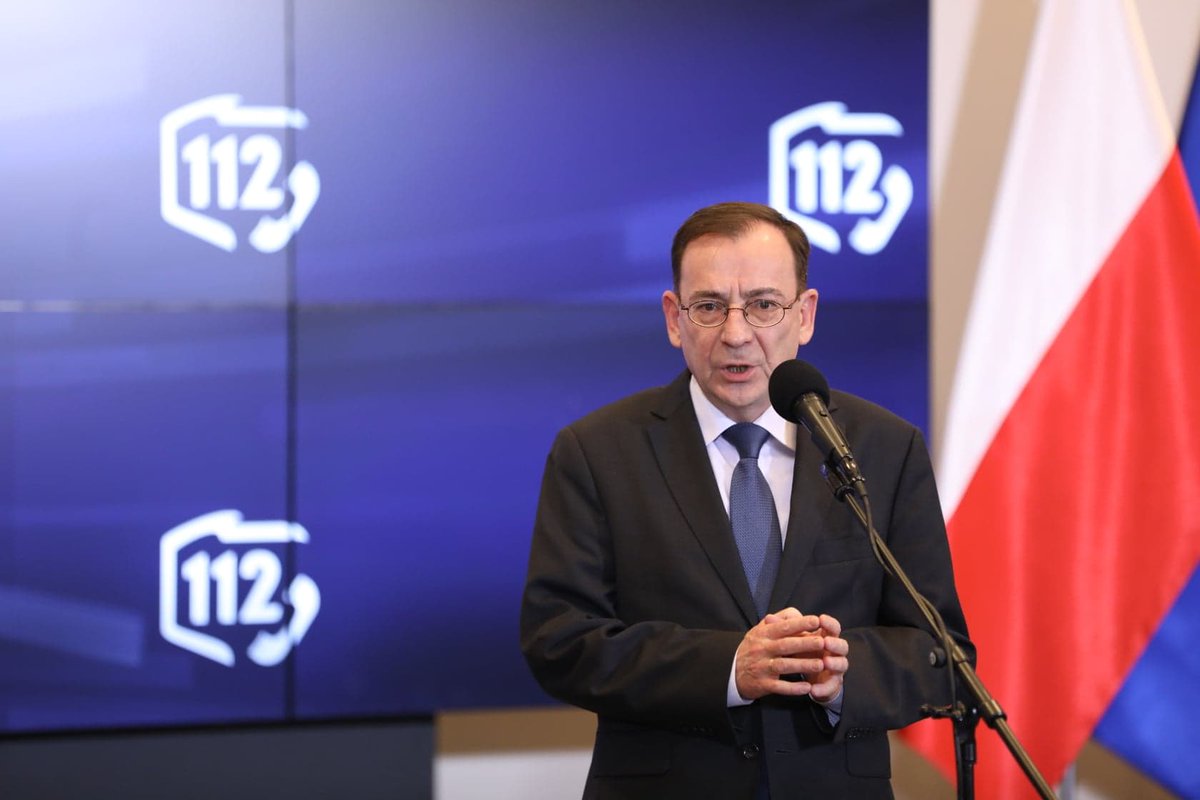 MSWiA_GOV_PL's tweet photo. Minister Mariusz Kamiński w #MSWiA: Od stycznia powszechna jest aplikacja #Alarm112 dla osób z dysfunkcją słuchu i mowy. Dzięki niej mogą one skontaktować się z #numer112 i skutecznie może być im udzielona pomoc. https://t.co/KlyzqjNQvR