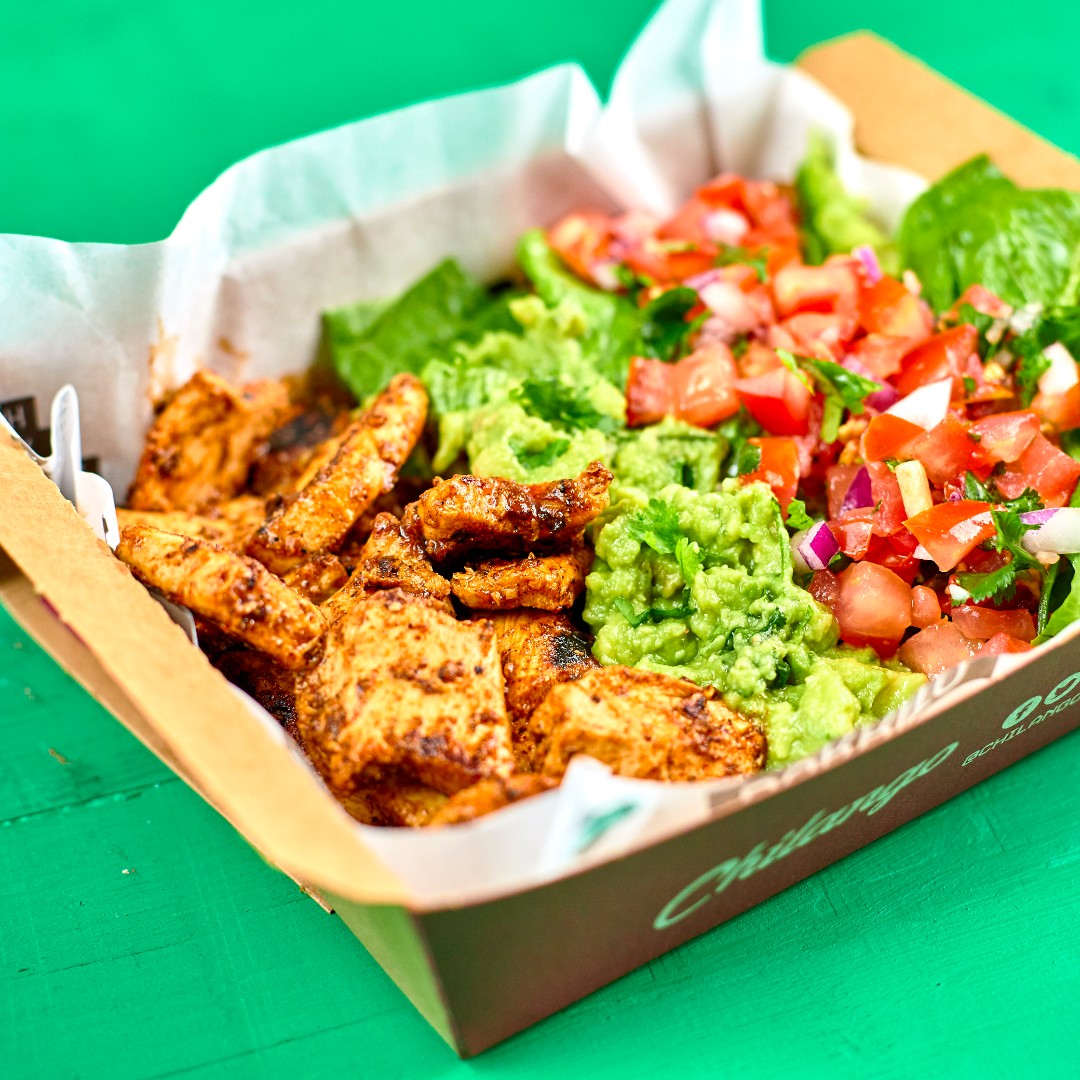 Say hola to your Tuesday lunch date. 👋 The THIS Low Carb Box is packed with plant based protein, hand-smashed guac, tangy salsa and JOY. #EatVibrantly