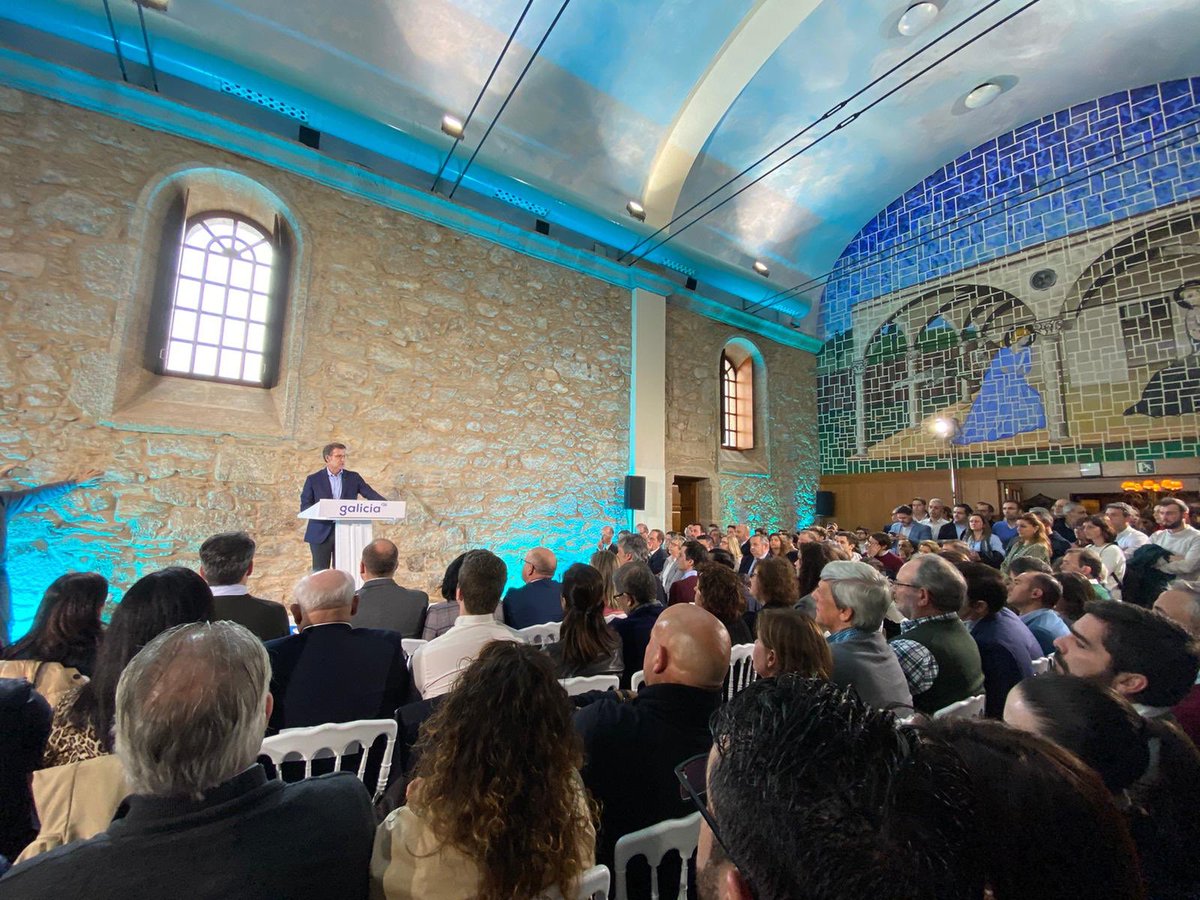 NunezFeijoo's tweet photo. Ante calquera dúbida, ante calquera elección, ante calquera cuestión, sempre digo Galicia. Se o meu partido está disposto, eu estou disposto. Se o @ppdegalicia quere, eu quero ser candidato á Presidencia da Xunta https://t.co/RWMPbp4pxk