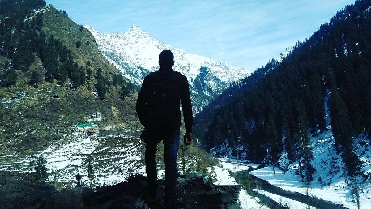 coderboyRohit's tweet image. ईश्वर से कुछ मांगने पर न मिले तो, उससे नाराज ना होना क्योकि ईश्वर वह नही देता, जो आपको अच्छा लगता है बल्कि वह देता है, जो आपके लिए अच्छा होता है।
