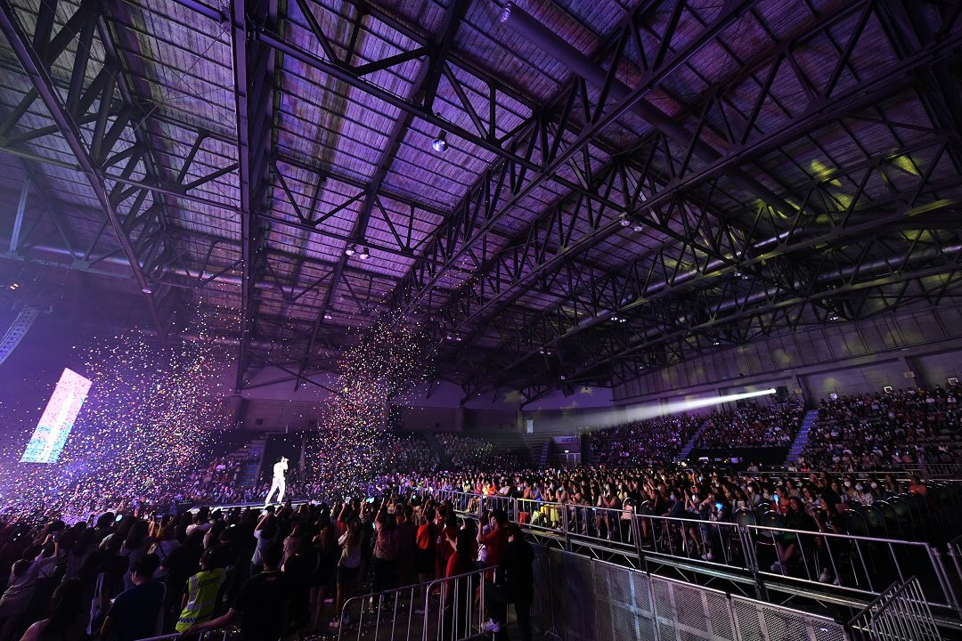 บอยซ์ชาวไทยทุกท่าน ขอขอบคุณทุกแรงสนับสนุนในงาน 2020 JUNG YONG HWA LIVE 'STILL 622' IN BANGKOK! 

ดูรูปภาพเพิ่มเติมได้ที่ >>> facebook.com/21746948573158…

#정용화 #JUNGYONGHWA #2020 #ASIATOUR #STILL622 #BANGKOK #FNC #APPLEWOOD #APPLEWOODTH