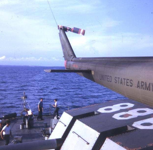 FLHistWarship's tweet photo. ⚓️🇺🇸Tail Tuesday!🚁 pictured here an Army helicopter with the USS Orleck’s Mount 52 gun. The Orleck completed many joint military operations during the Korean & Vietnam Wars.
#jaxnavalmuseum #coldwarexperience #navalmuseum #jacksonville #dtjax #cityofjax #ilovejax #navy #history https://t.co/i5ux1cTOcU