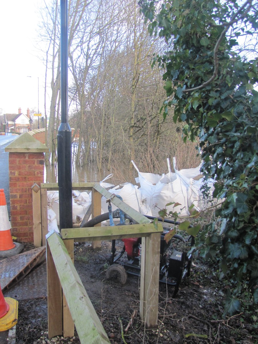 greenbeltsal's tweet image. @BBCYork @BBCLookNorth @spencerstokestv @CityofYork @RachaelMaskell @AndrewWaller1 
Is #JeffFairburn paying for the #FloodPump #A19 #FordlandsRoad #York 
#StormCiaraUk #YorkFloods2020
Water will find it's way @helpsavefulford