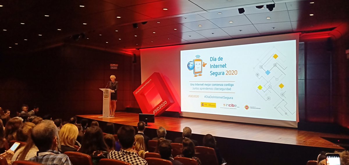 recoverylabs's tweet image. El equipo del #botiquindigital de Recovery Labs, en el acto de apertura de #SID2020 por parte de Rosa Díaz, Directora General de @INCIBE y que contó con la presencia de SM la reina Doña Letizia #DiaDeInternetSegura #SaferInternetDay #Spain