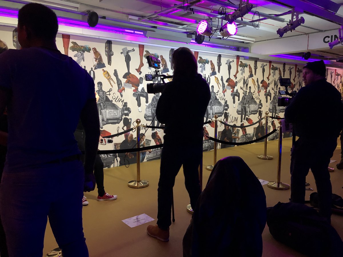 Realiseliveltd's tweet image. Smart design and a swift installation were key to venue branding ahead of the premiere of Queen &amp;amp; Slim. The golden ‘red carpet’ and 19m step and repeat were perfect for the press setup. (And celeb spotting!) 
Client: @ElevenFiftyFive
#queenandslim #production #evenprofsuk