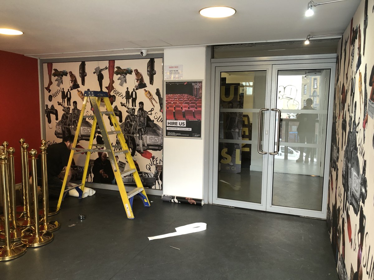 Realiseliveltd's tweet image. Smart design and a swift installation were key to venue branding ahead of the premiere of Queen &amp;amp; Slim. The golden ‘red carpet’ and 19m step and repeat were perfect for the press setup. (And celeb spotting!) 
Client: @ElevenFiftyFive
#queenandslim #production #evenprofsuk