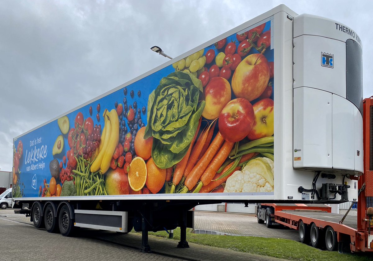 PijkerenSign's tweet photo. Voor @PeterAppelTrans voorzien we een serie opleggers van een mooie @albertheijn full colour print. https://t.co/Gwz9RCgN2I