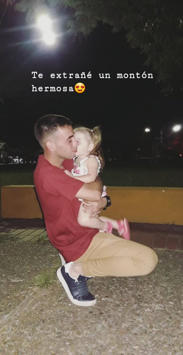 AlexiisRamirez7's tweet photo. Que hermosa verle a mi hija después de muchos meses lejos de ella😍🙈 https://t.co/Ykul37oTy2