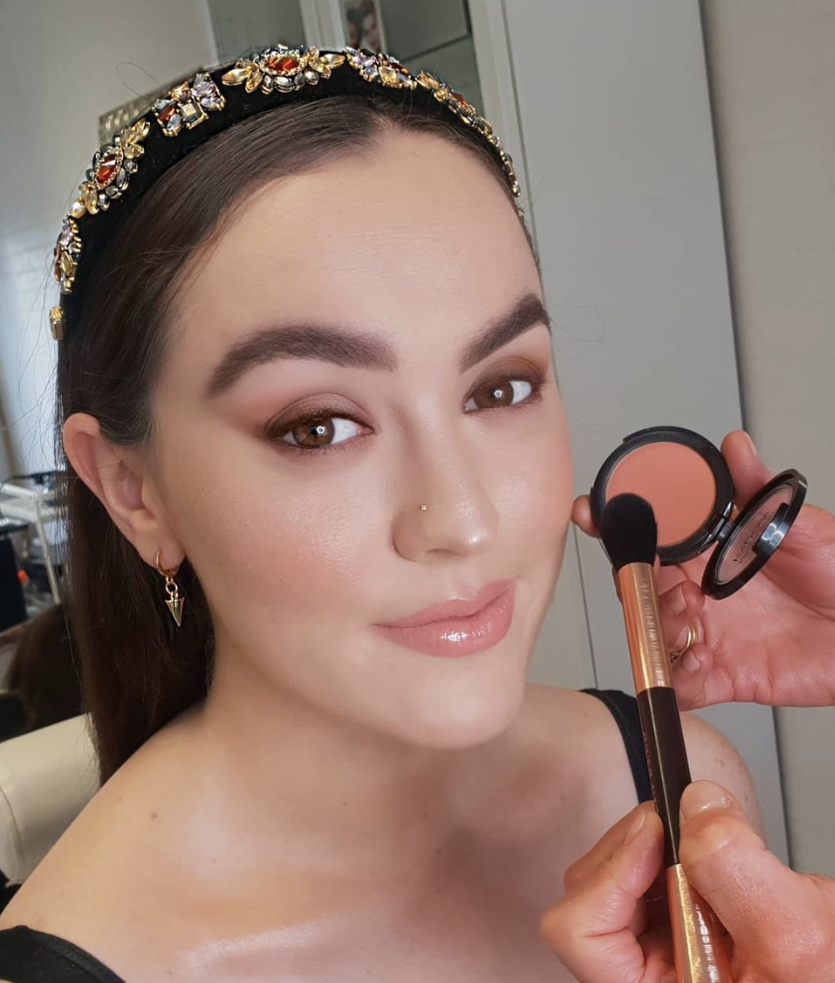RG @_lisa_shannon_makeup
"Peaches N' Cream 🍑 I am in love with @isadora_ireland blusher, I have used them for over a year, this is actually called Peaches n Cream"!