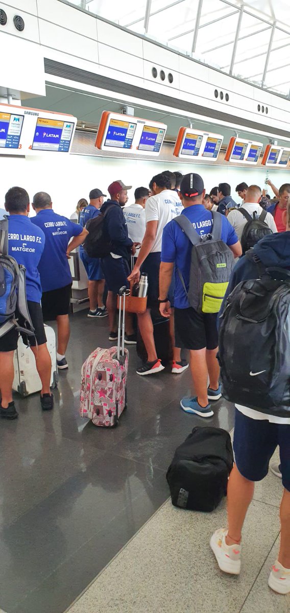 CerroLargoFc's tweet photo. 🛫 🇺🇾 | 🇨🇱
#libertadores 
Emprendemos el viaje a un sueño, vamos Cerro Largo, vamos Arachán!!
#CerroLargoEsDeLaGente https://t.co/3EEqgIUuzc